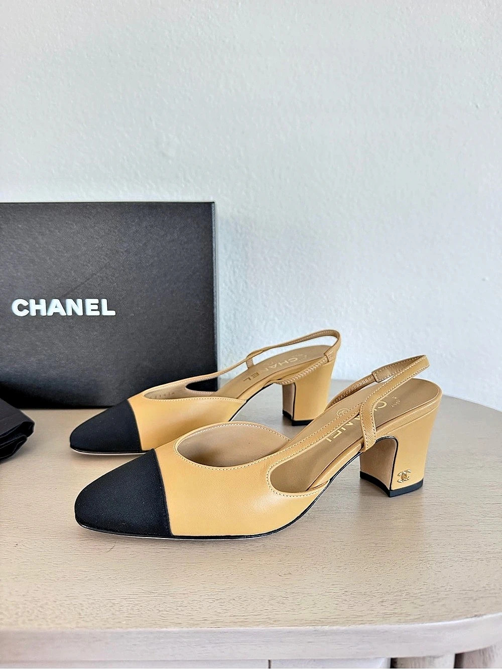Chanel Goatskin Grosgrain Cap Toe CC Slingback Pumps 38 Beige Black